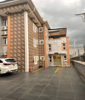 Kelvin Cameo Resort Hotel