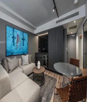 Courtyard room
