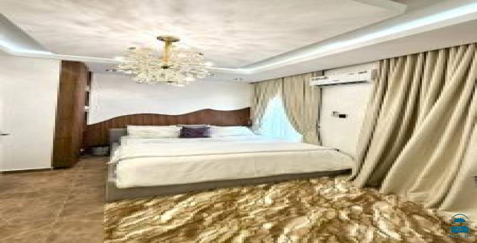 Dreams Court