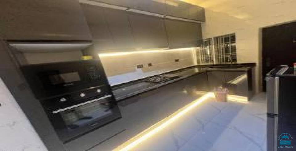 MedeHeights Apartments