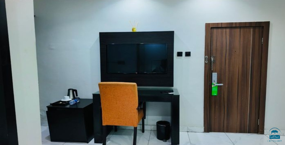 CribVille Hotel & Suites