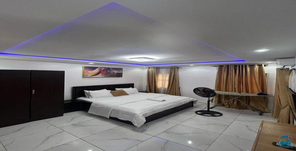 Earthklass Apartment