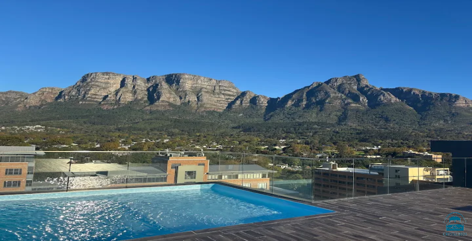 Newlands Peak Apartment