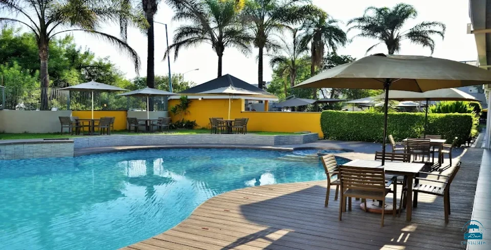 Cresta Oasis Hotel