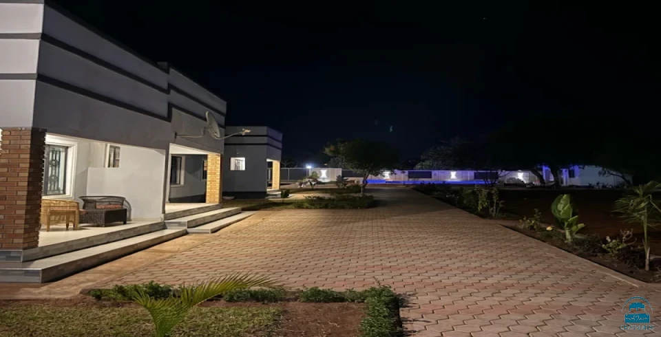 White Rhino Apartment & Tour